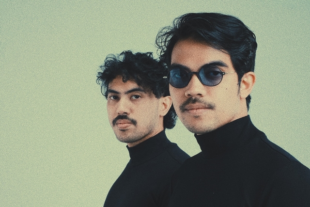 Random Brothers Suguhkan Single  “Do Not Stalk” dan “Let’s Talk About Us”